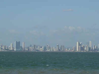 PanamaCity.jpg (152491 Byte)